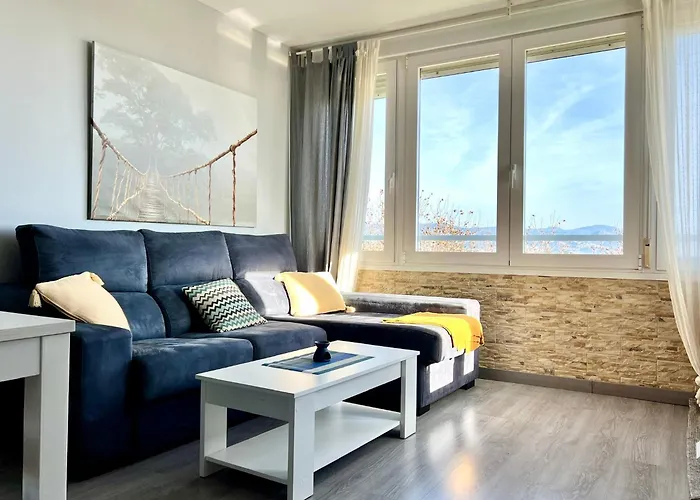 Espectacular Apartamento Junto Al Mar, Con Piscina En Malaga
