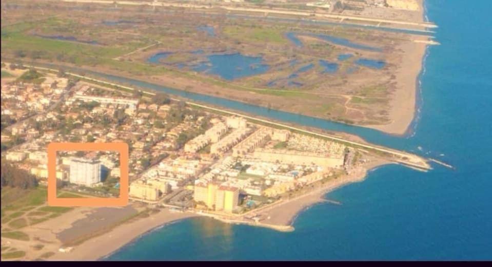 Espectacular Junto Al Mar, Con Piscina En Apartament